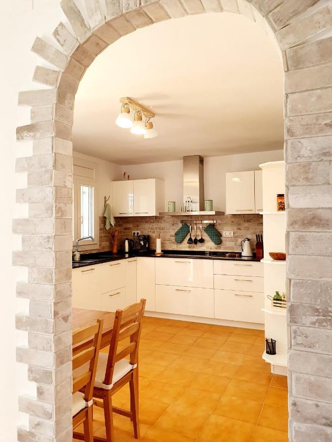 New Holiday House "Casa Mialina" With Private Pool, 300M To Beach كامبريلس المظهر الخارجي الصورة