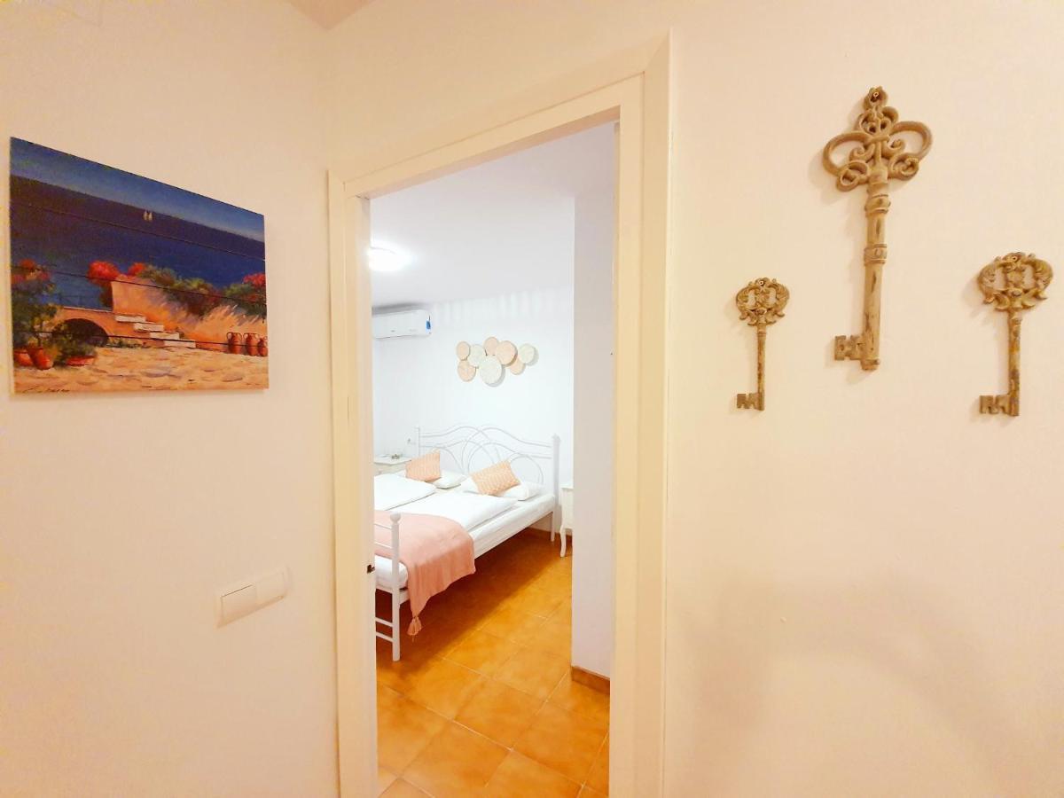New Holiday House "Casa Mialina" With Private Pool, 300M To Beach كامبريلس المظهر الخارجي الصورة